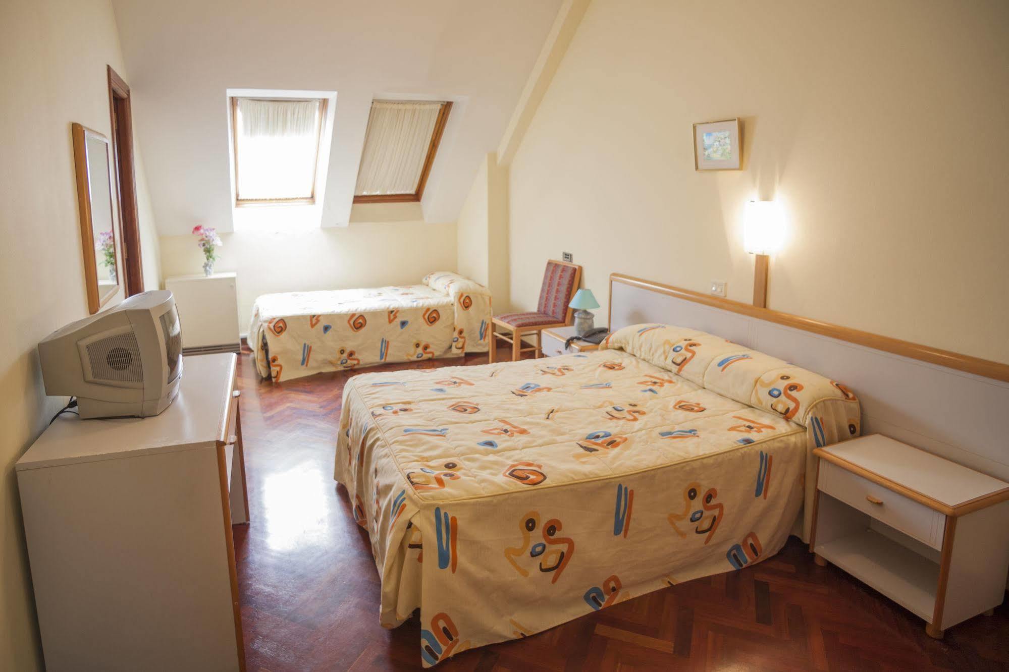 Hotel Cristal 1 A Coruna Ngoại thất bức ảnh