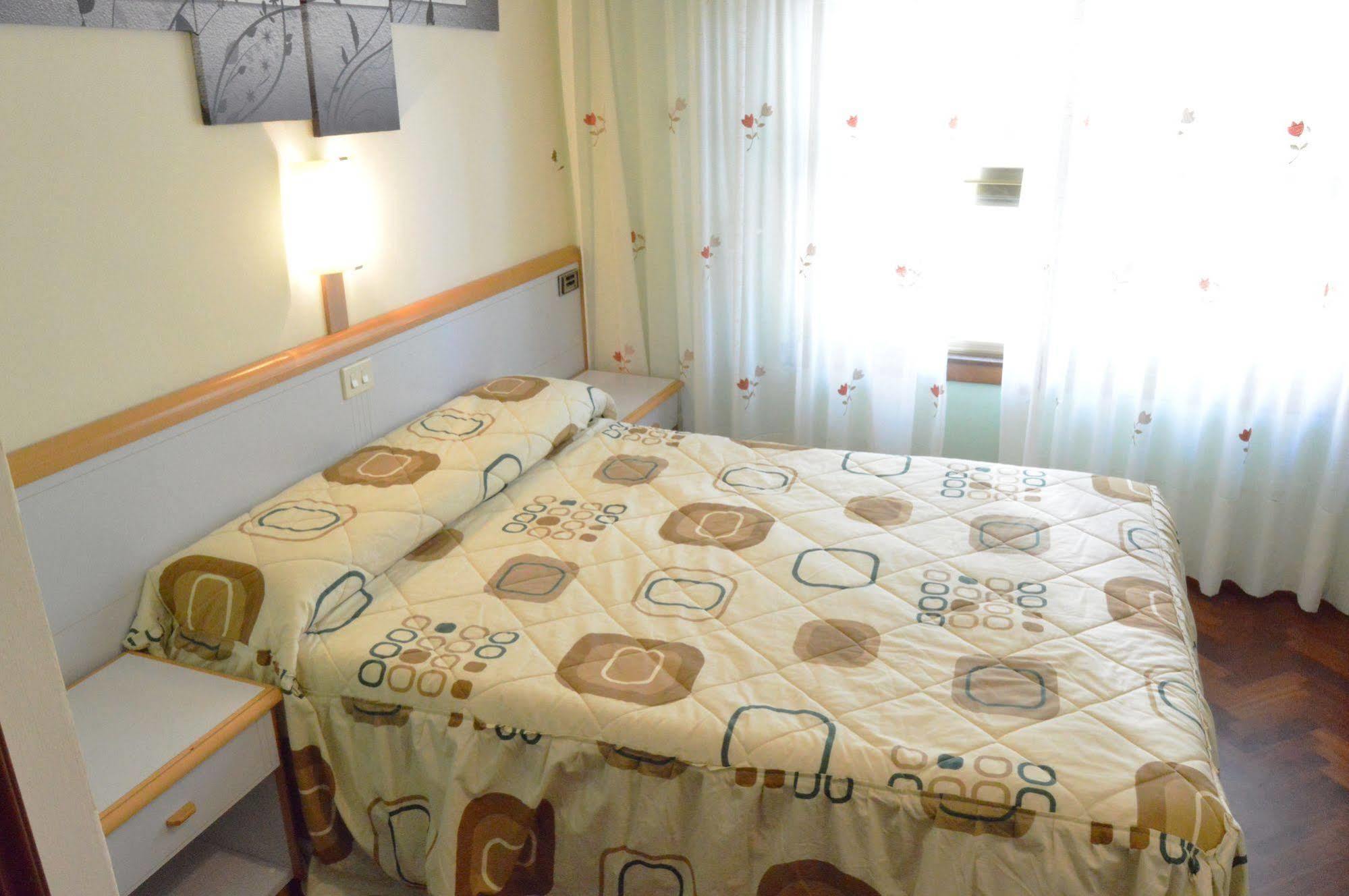 Hotel Cristal 1 A Coruna Ngoại thất bức ảnh
